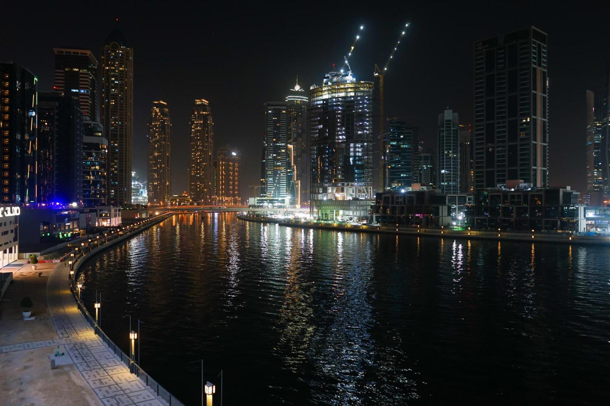 Millennium Binghatti 2br Burj Khalifa And *