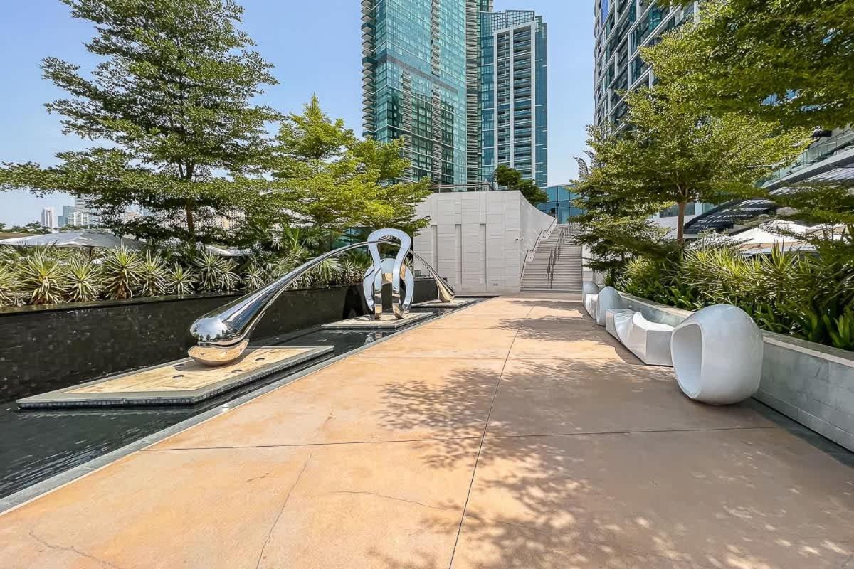 Frank Porter - The Address Jbr Apartment