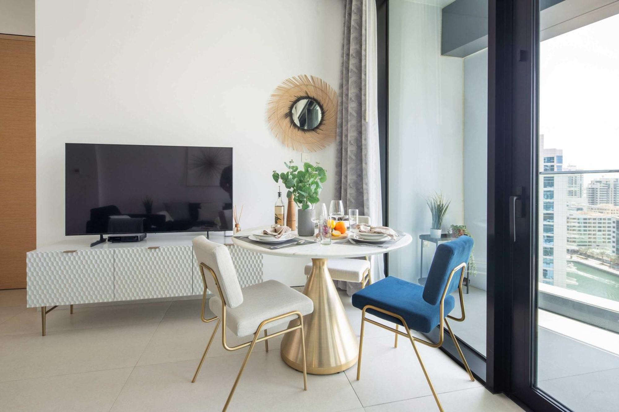Frank Porter - The Address Jbr Apartment Dubai