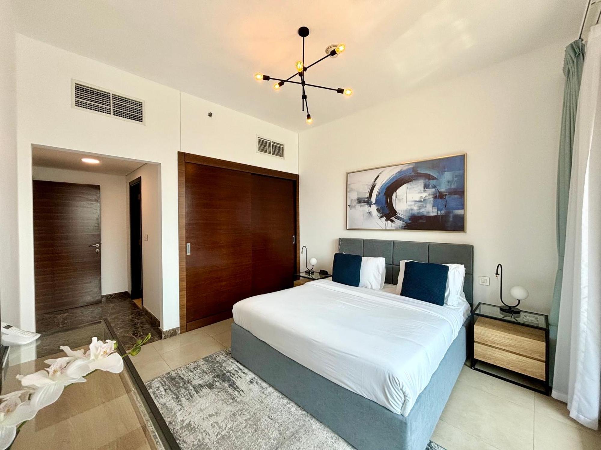 Sparkle Tower Panoramic Marina View 1br * Dubai