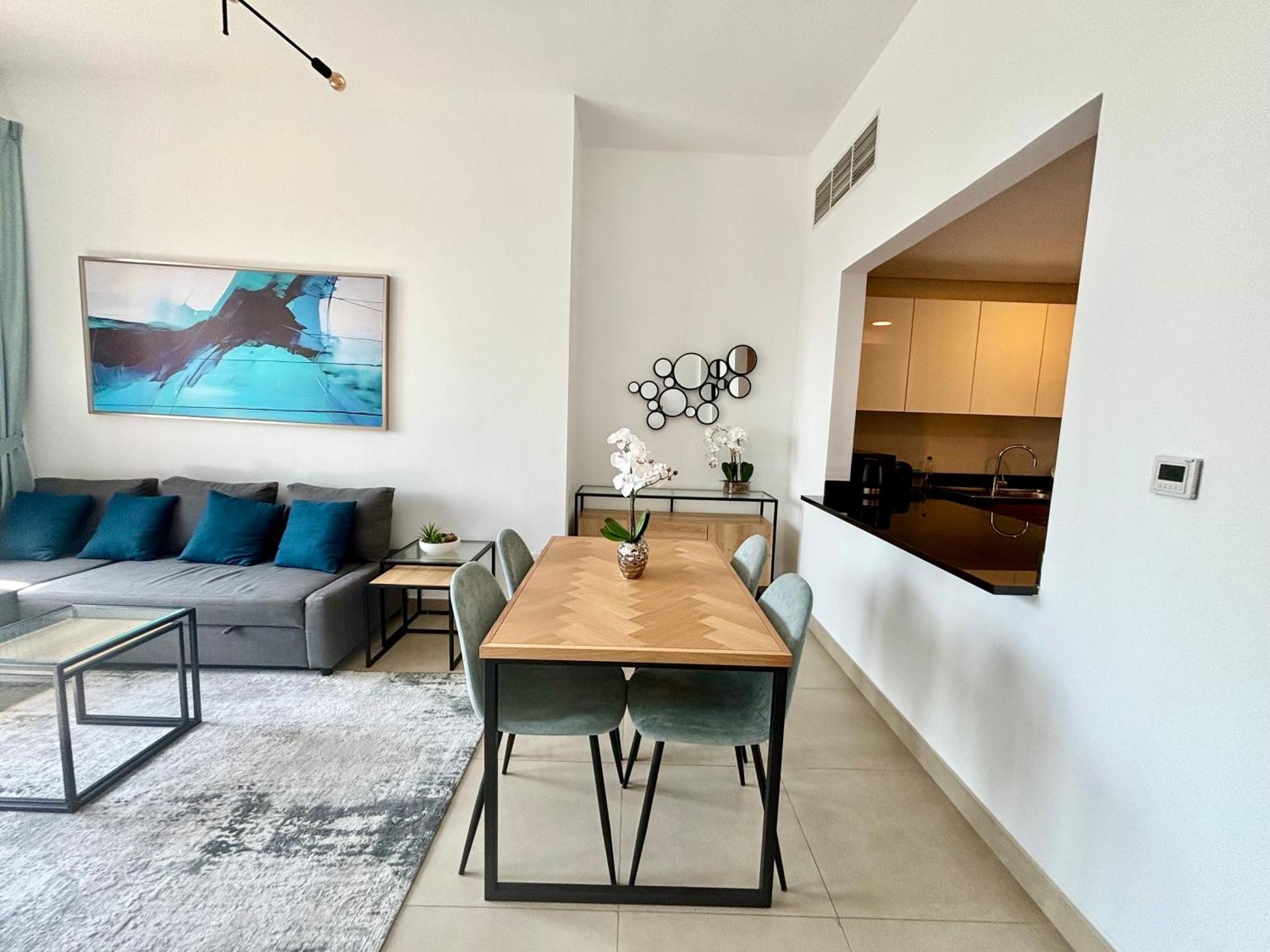 Sparkle Tower Panoramic Marina View 1br Apartment Dubai