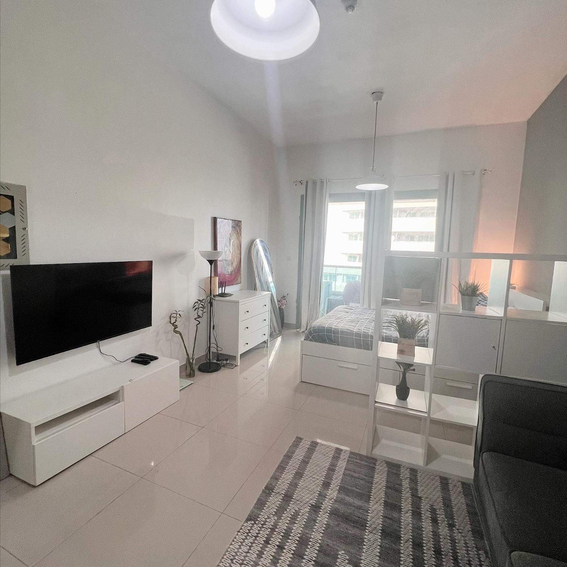 With Sunset Views At Marina Apartment *