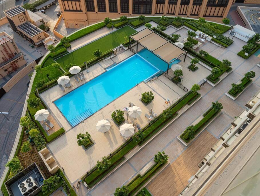 Luxury Two Bedroom Apartment With City & Pool View By Delujo Stays Apartment *