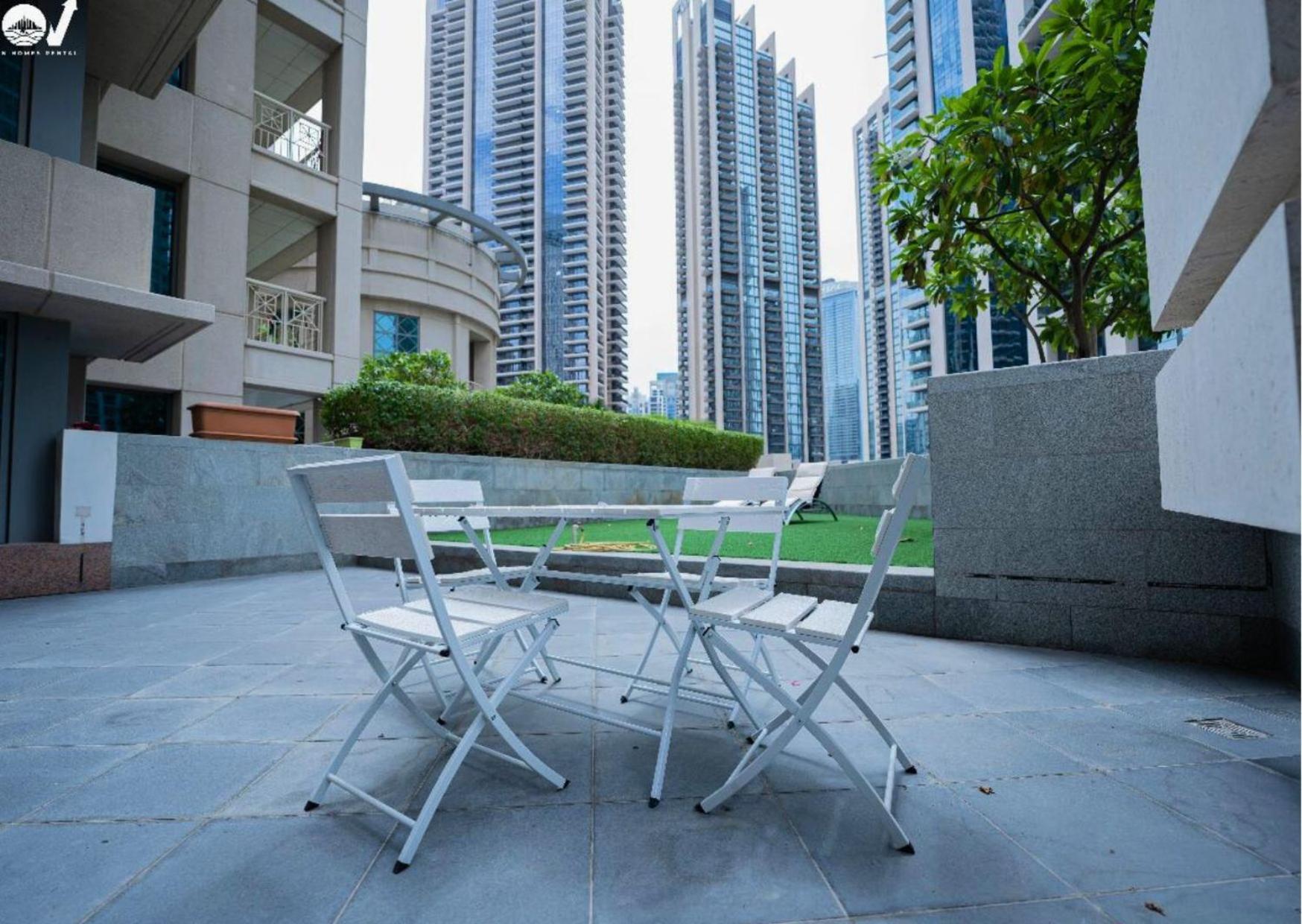 Apartment 2br Luxury With A Garden View Dubai