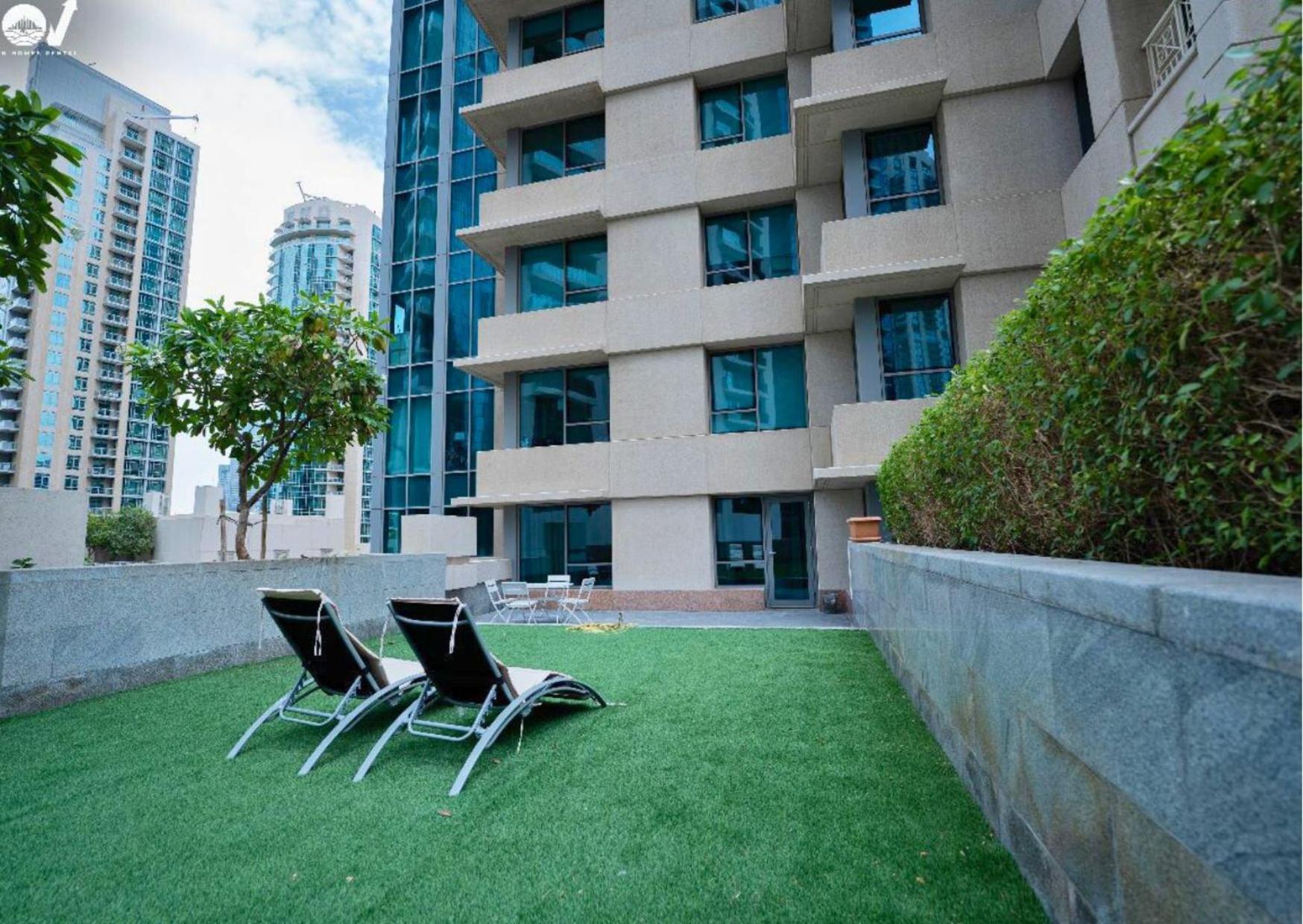 2br Luxury With A Garden View Dubai