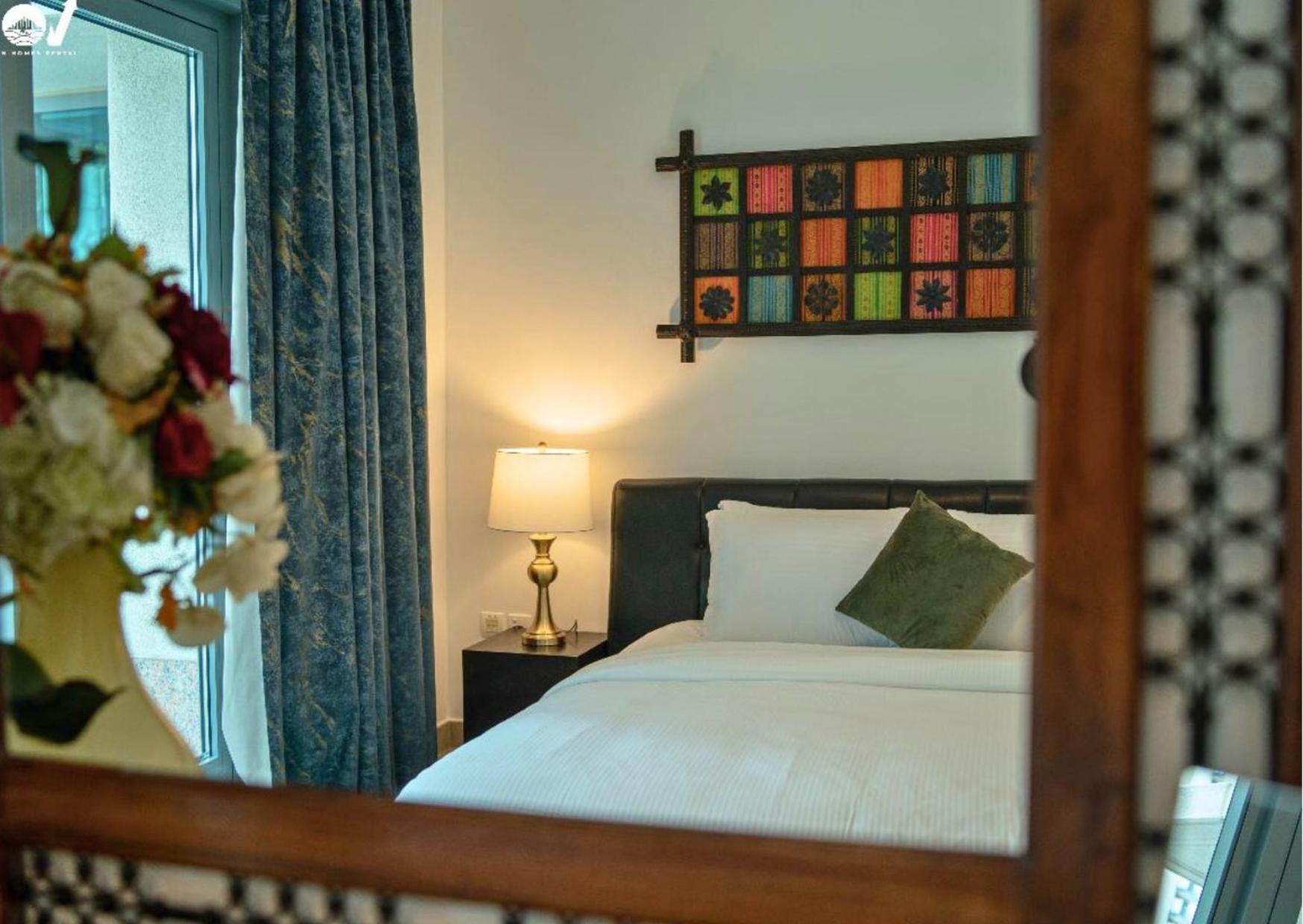 2br Luxury With A Garden View * Dubai