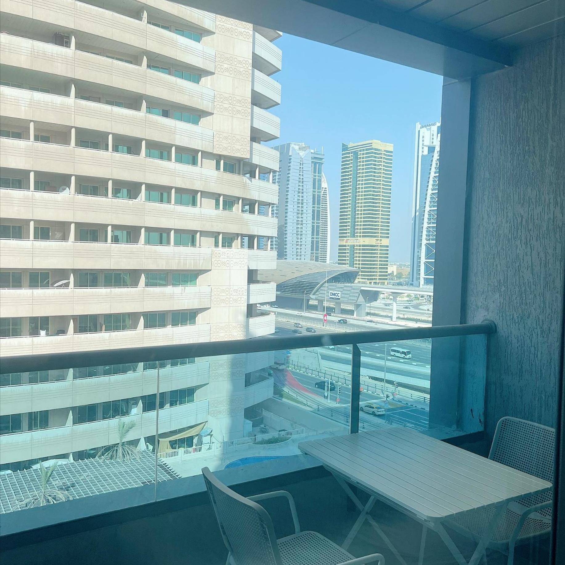 Skyline With Balcony In Marina Apartment *