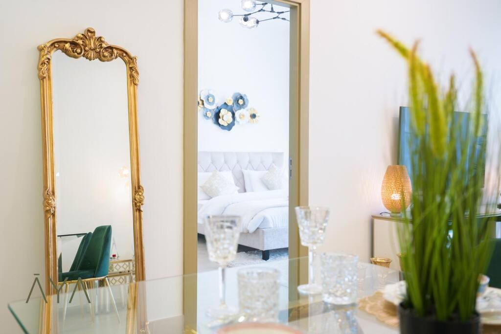 Elegant 1br Retreat With Rooftop Pool In Jvc Dubai