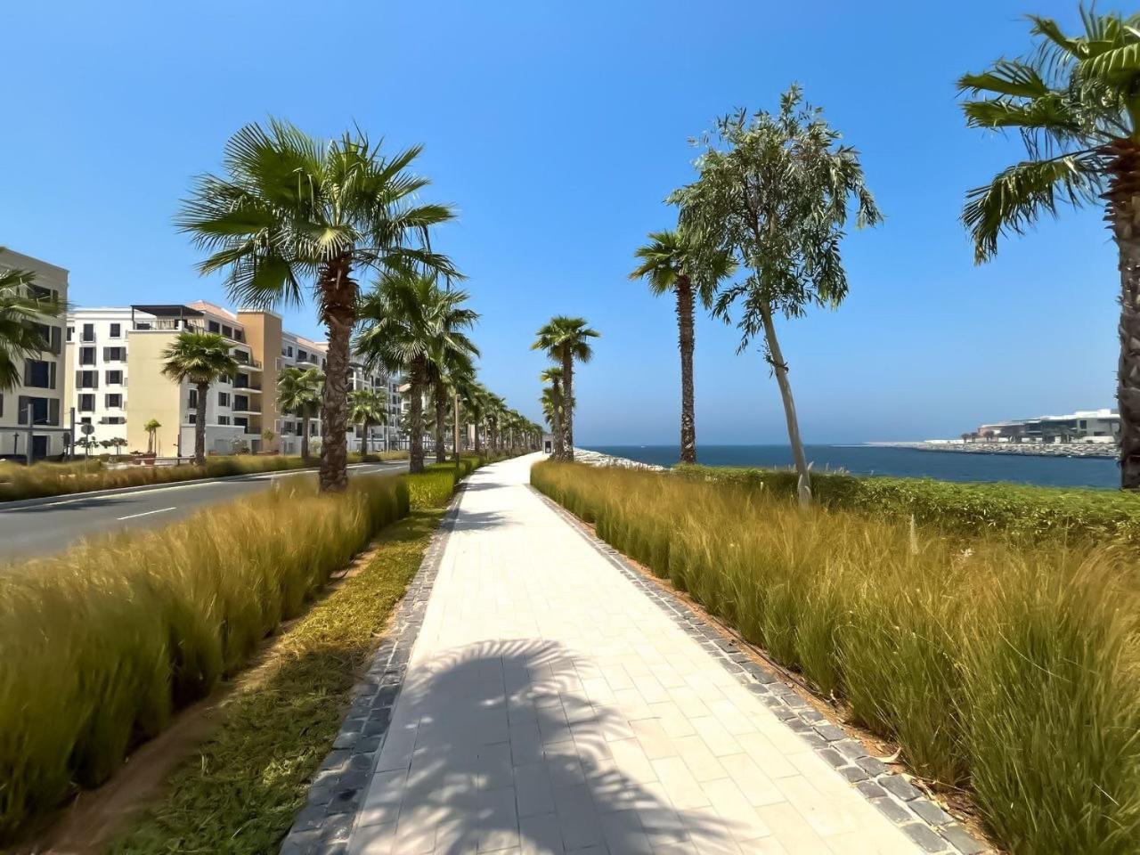 Chic & Modern In La Rive 4,