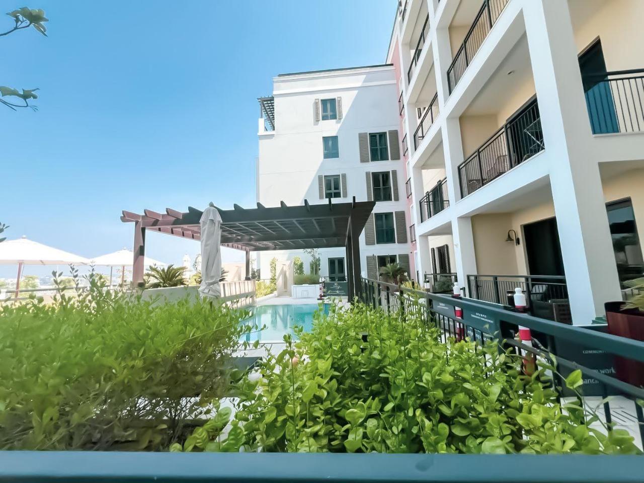 Chic & Modern In La Rive 4, * Dubai