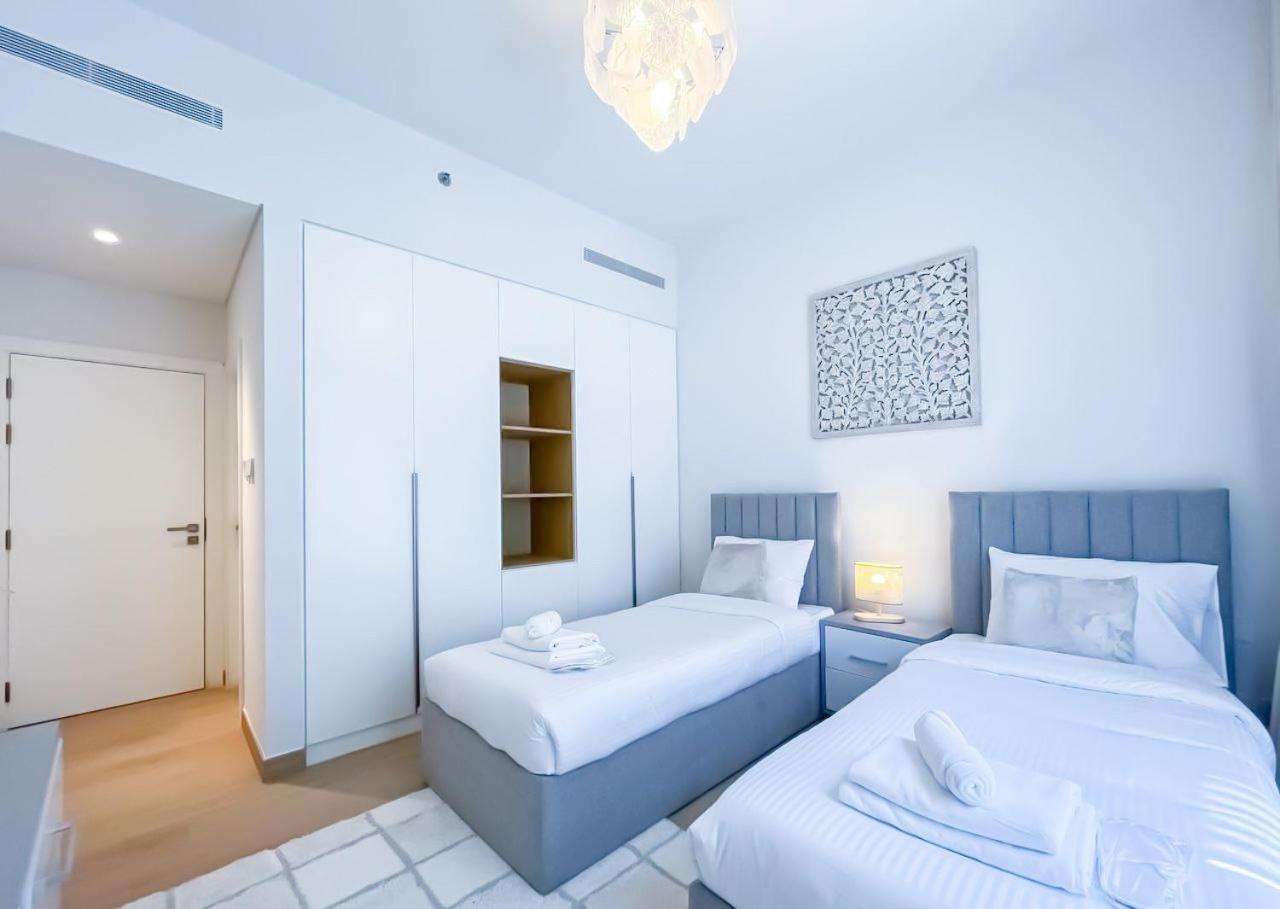 Chic & Modern In La Rive 4, *