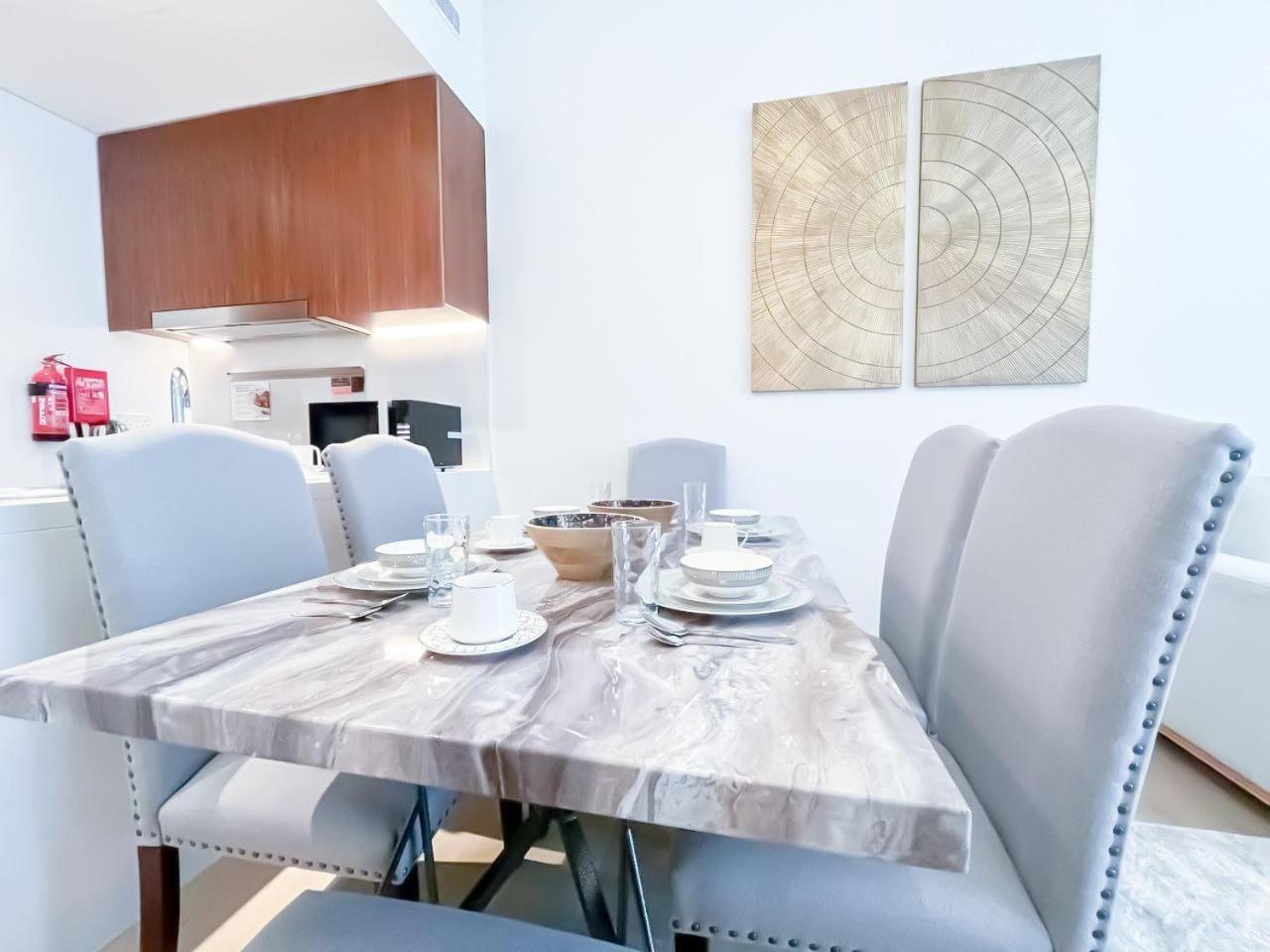 Chic & Modern In La Rive 4, *