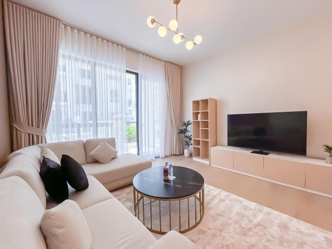 Chic & Modern In La Rive 4, * Dubai