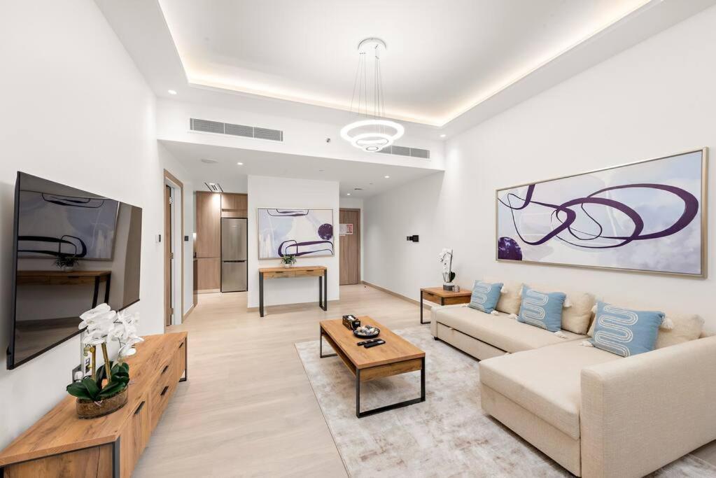 Apartment First Class 1br Stylish Urban Retreat