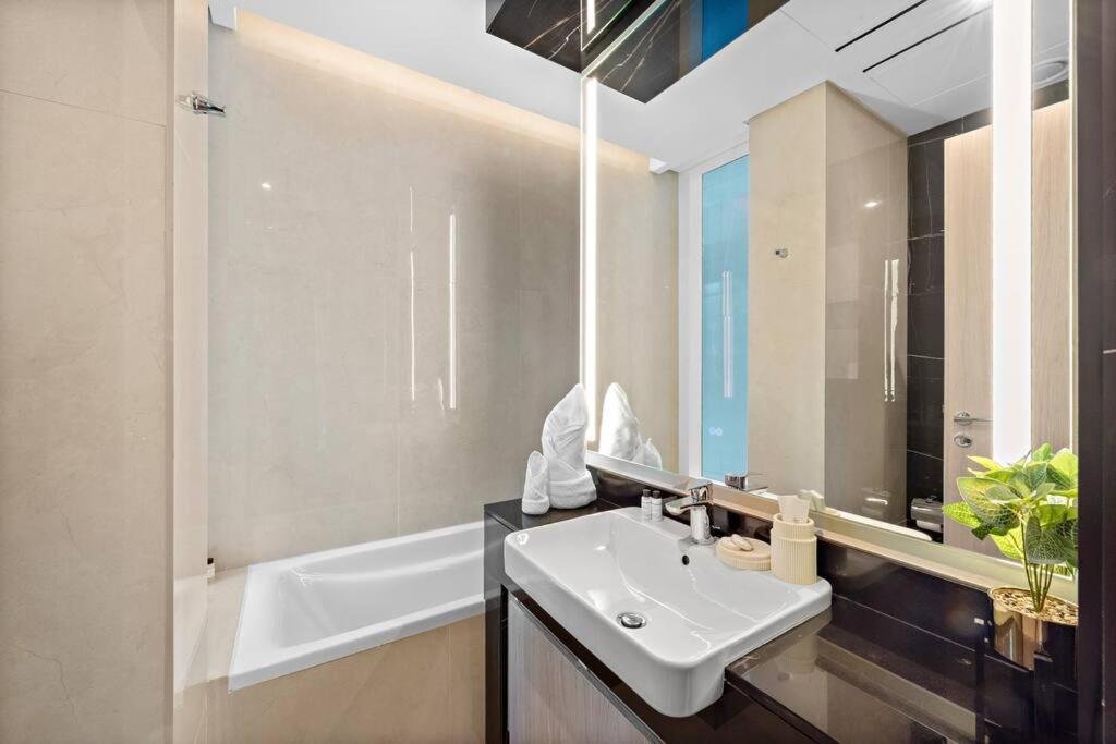 First Class 1br Stylish Urban Retreat * Dubai