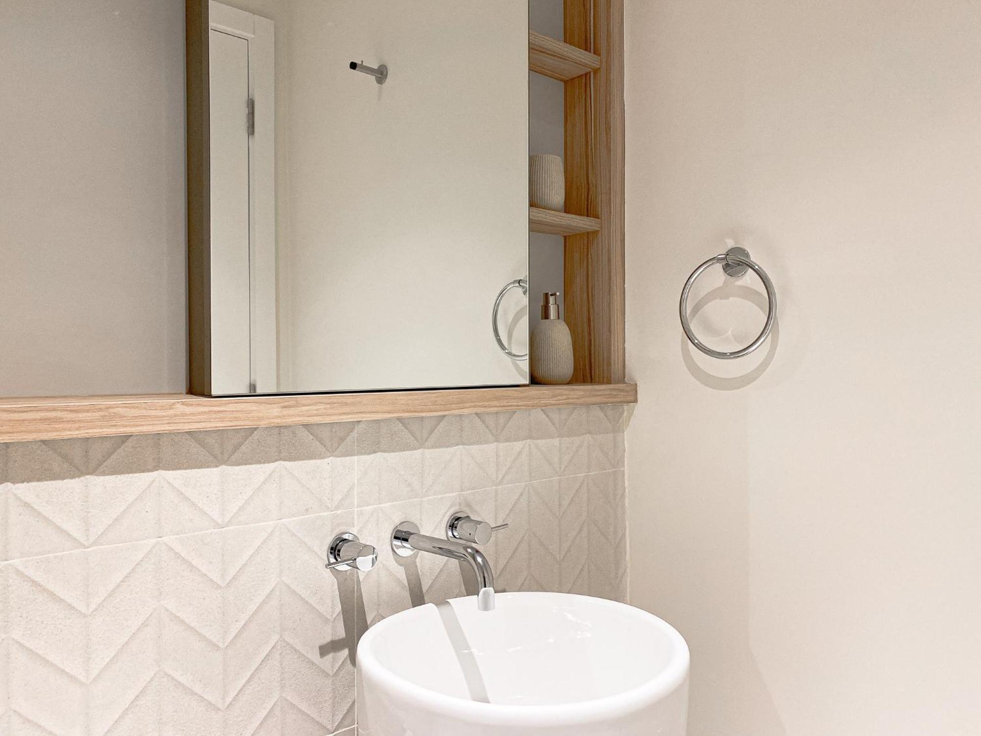 Wilton Terrace Charm- Stylish 1-bedroom In Mbr With A Poo View
