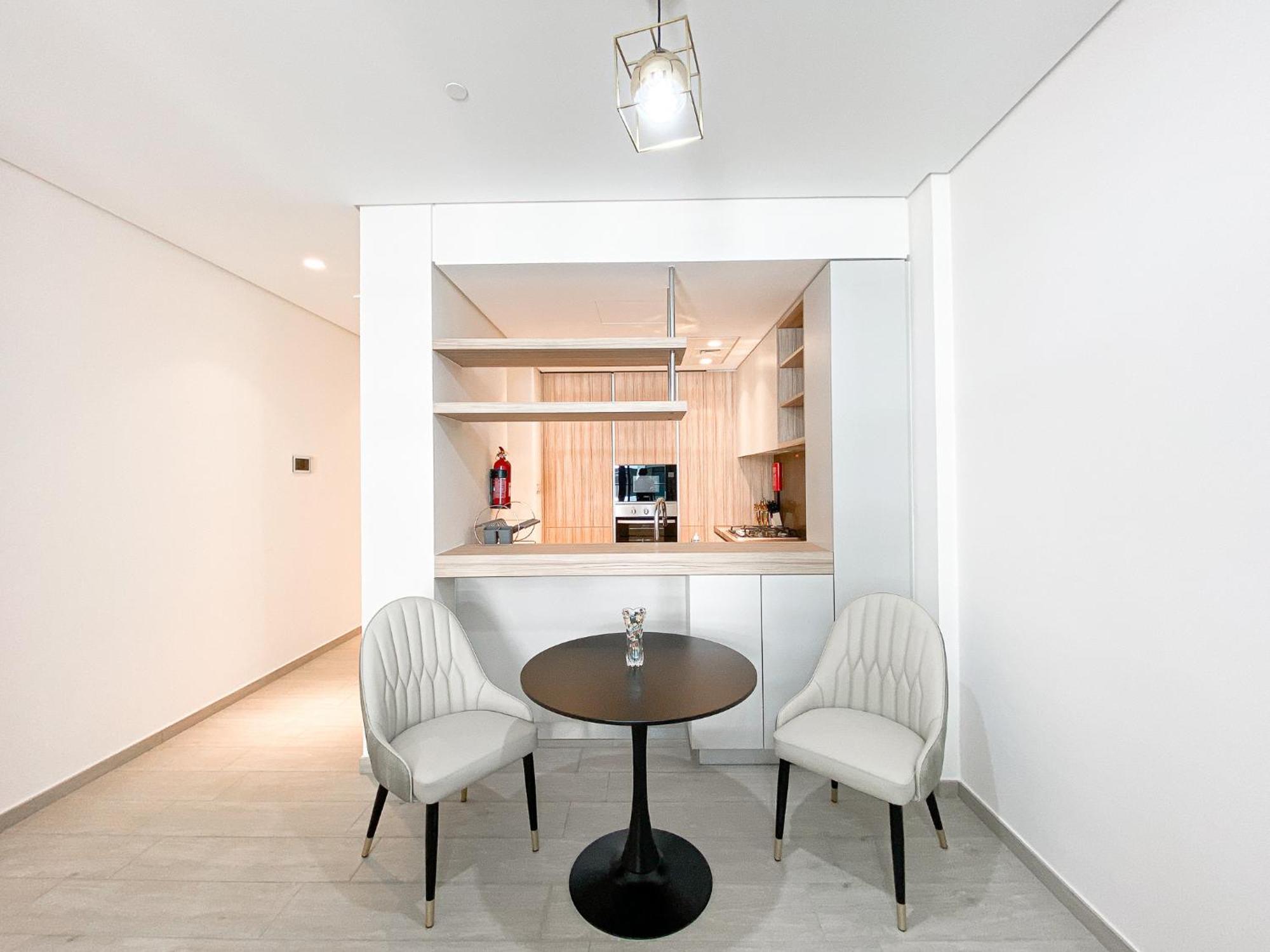 Wilton Terrace Charm- Stylish 1-bedroom In Mbr With A Poo View