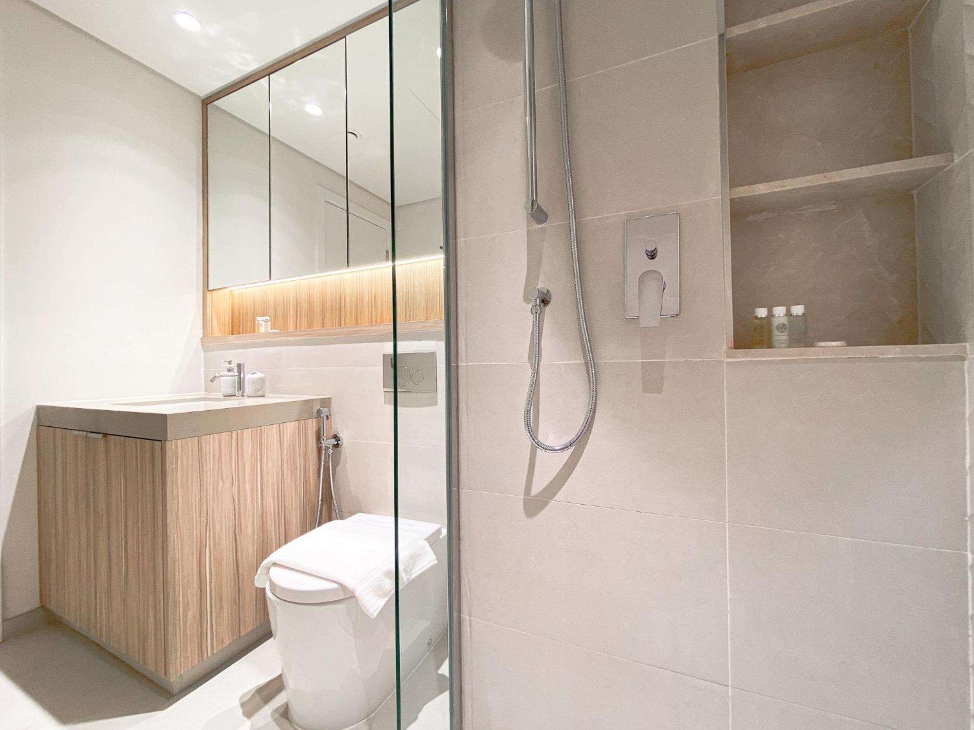Wilton Terrace Charm- Stylish 1-bedroom In Mbr With A Poo View Apartment *