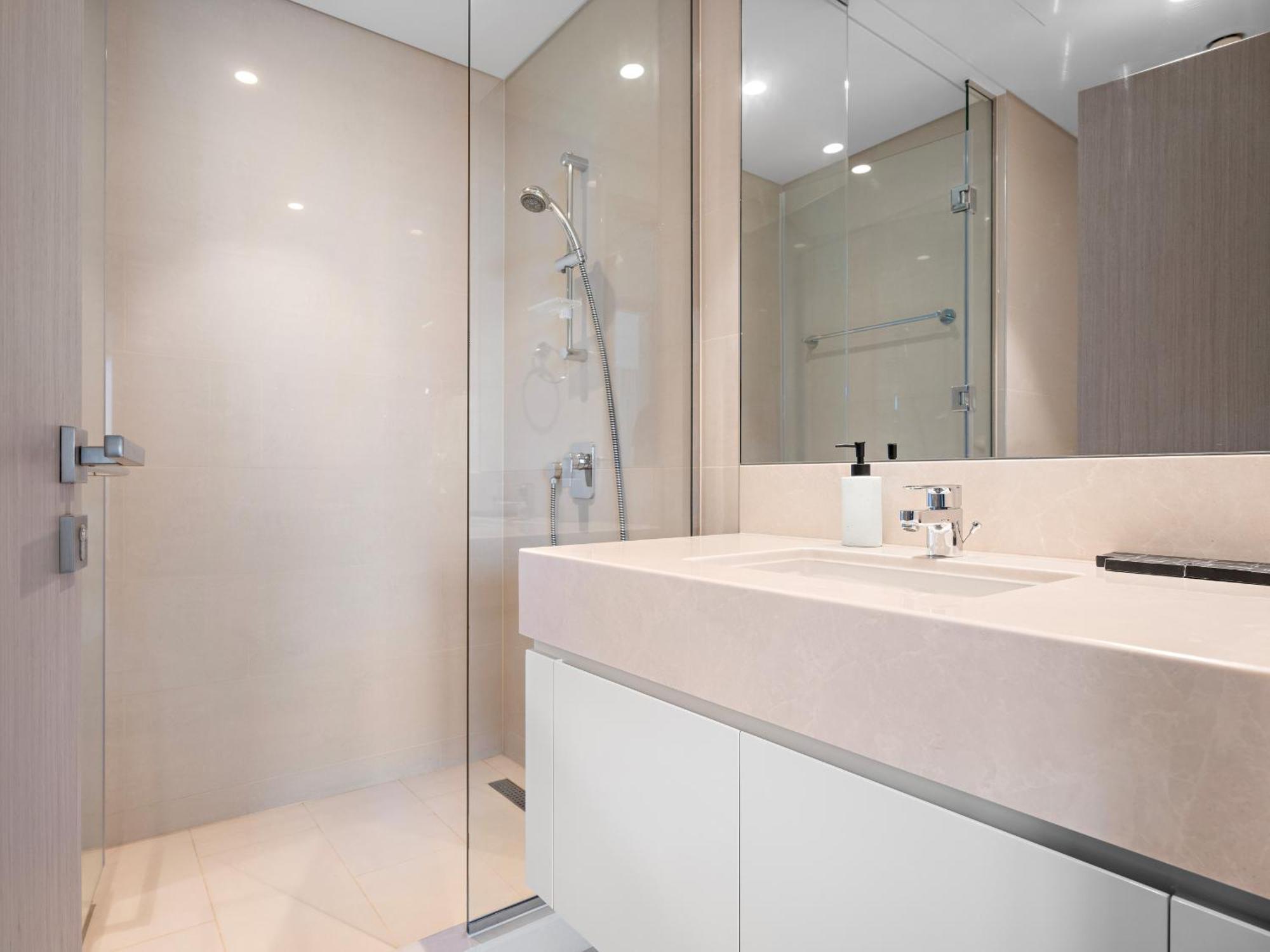 Classy And Sophisticated 3br 1 Gr In Downtown With Burjkhalifa View Dubai