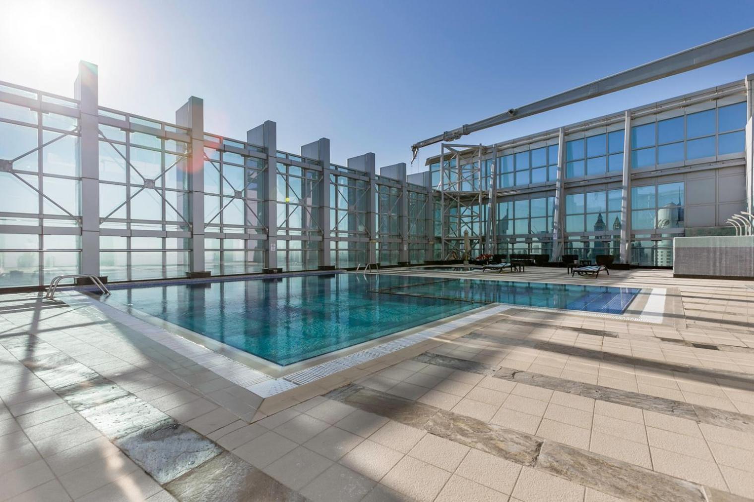 Blueground Sheikh Z Rd View Pool Gym Dxb-584 Apartment *