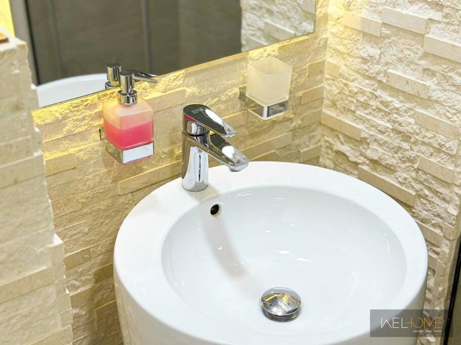 Welhome - Stylish Breathtaking 2br In Marina * Dubai
