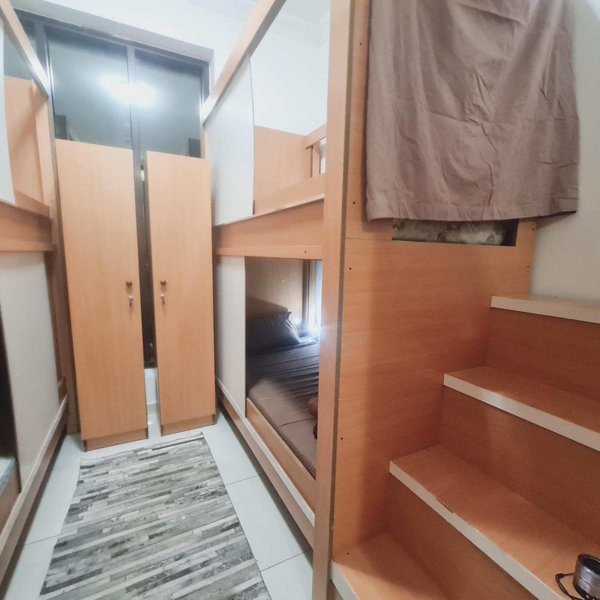 Hostel La Gold Capsule Dubai