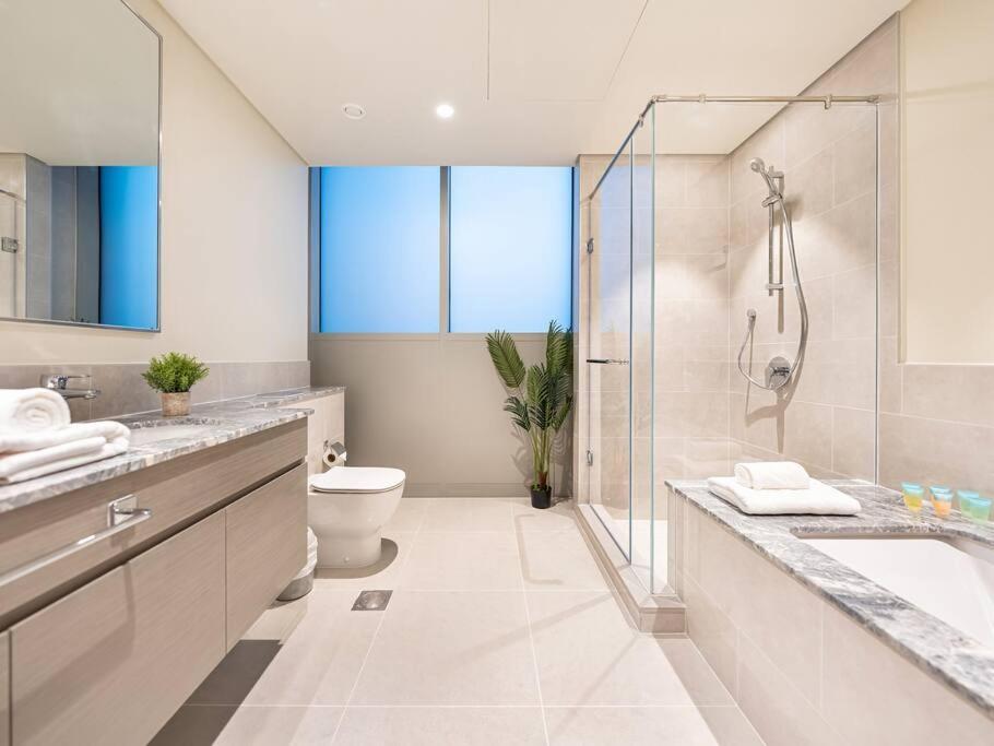 Panoramic Full Fountain,opera& Burj Sky View 4br Apartment *