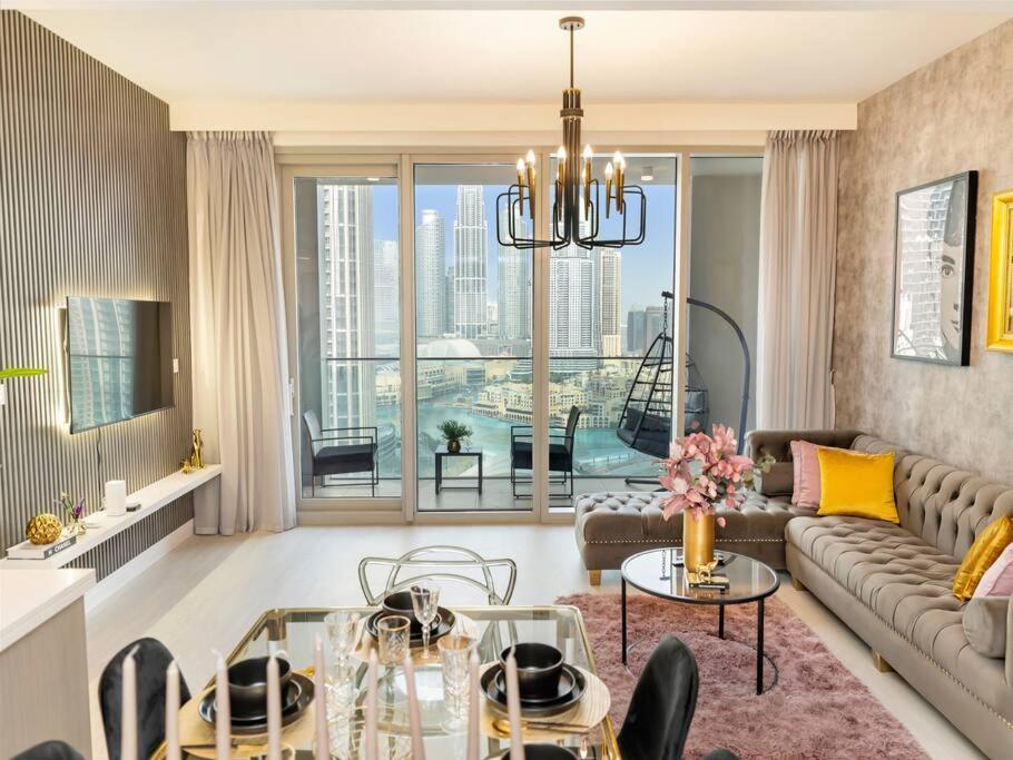 Apartment Panoramic Full Fountain,opera& Burj Sky View 4br Dubai