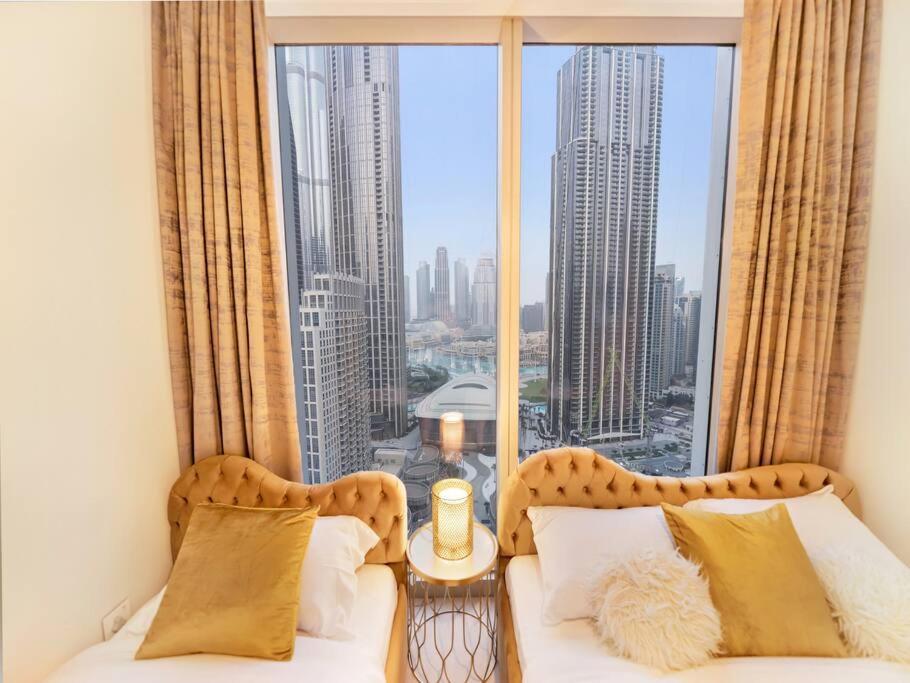 Panoramic Full Fountain,opera& Burj Sky View 4br Apartment Dubai