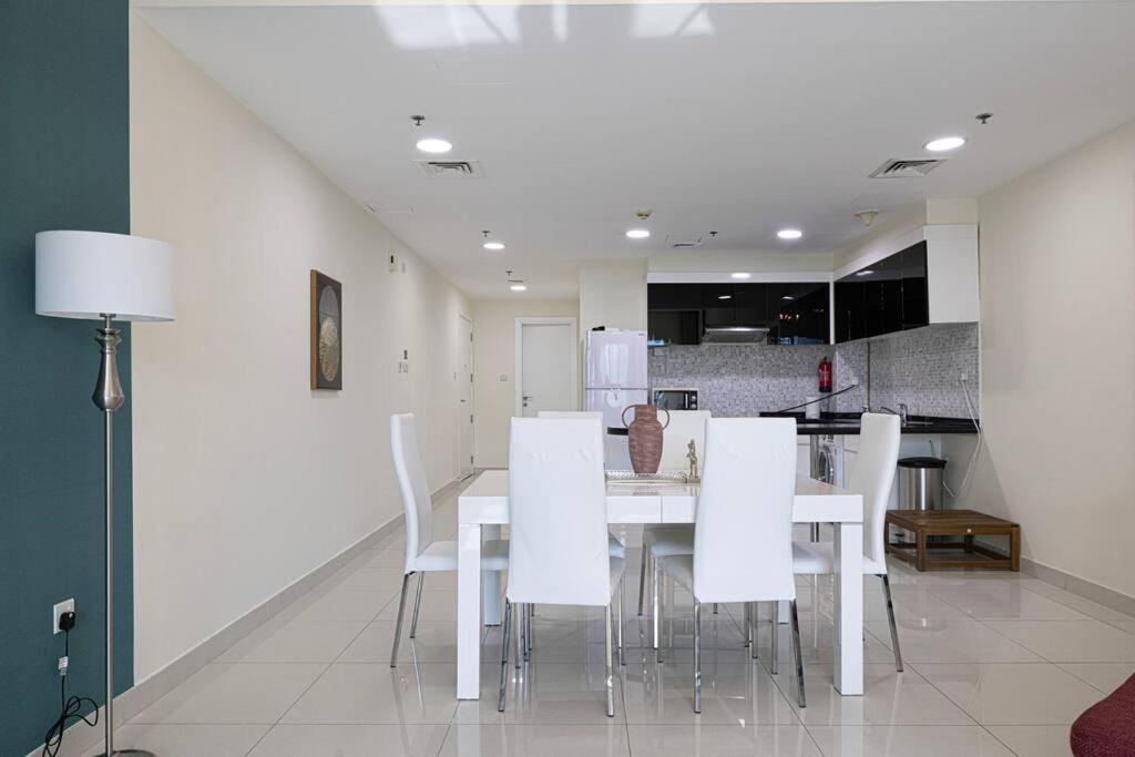 Easemytrip - Prime Business Bay With Canal And Marina Views Dubai
