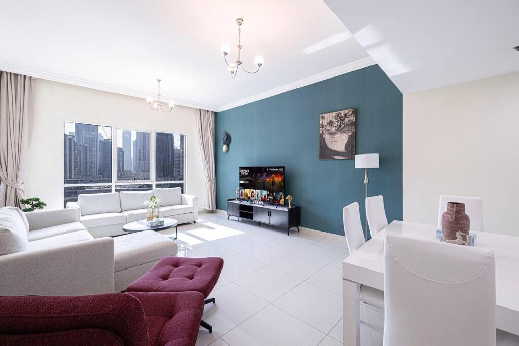 Easemytrip - Prime Business Bay With Canal And Marina Views Apartment