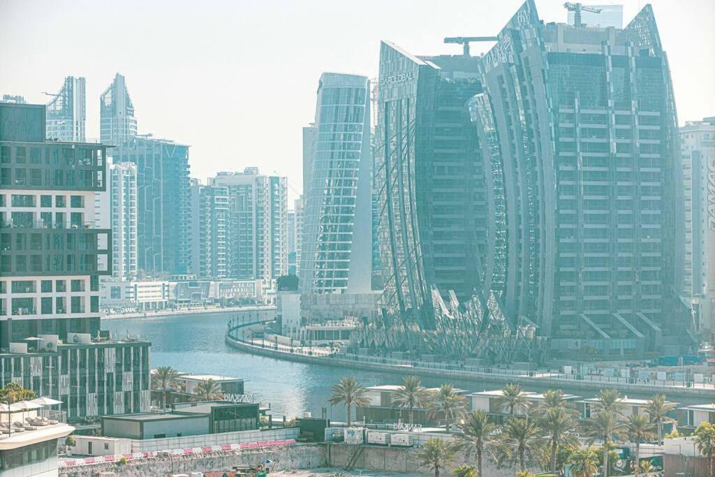Apartment Easemytrip - Prime Business Bay With Canal And Marina Views *