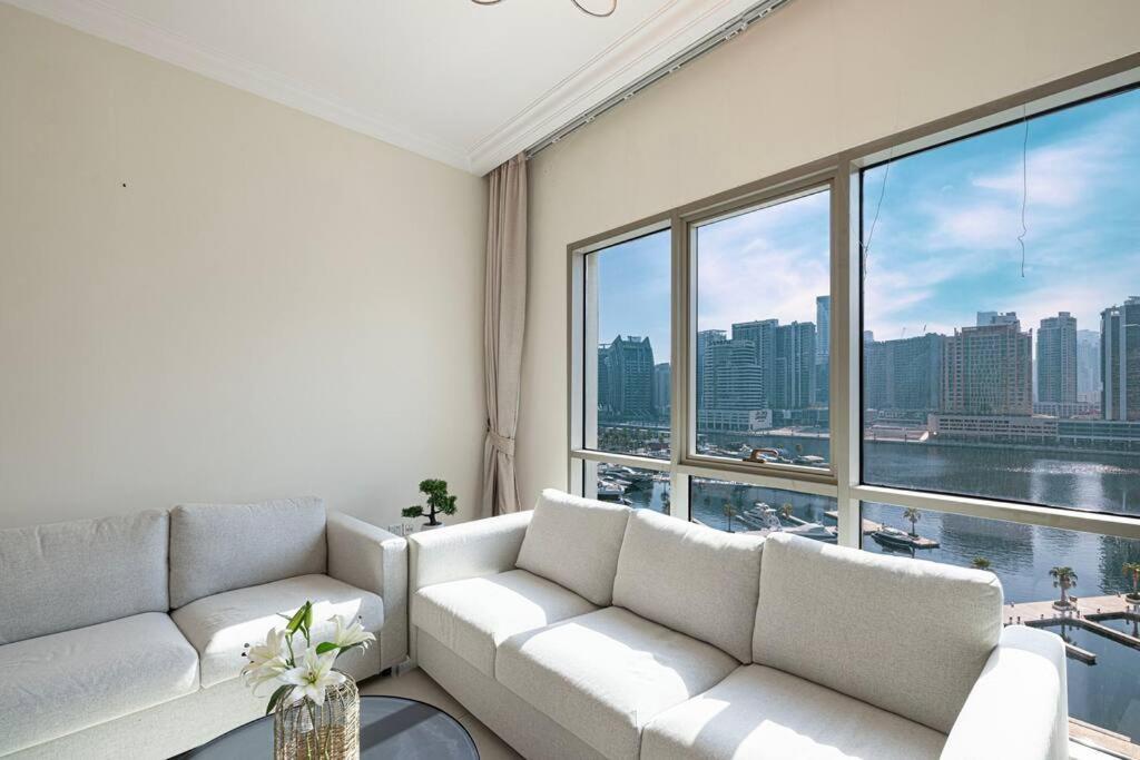 Apartment Easemytrip - Prime Business Bay With Canal And Marina Views Dubai