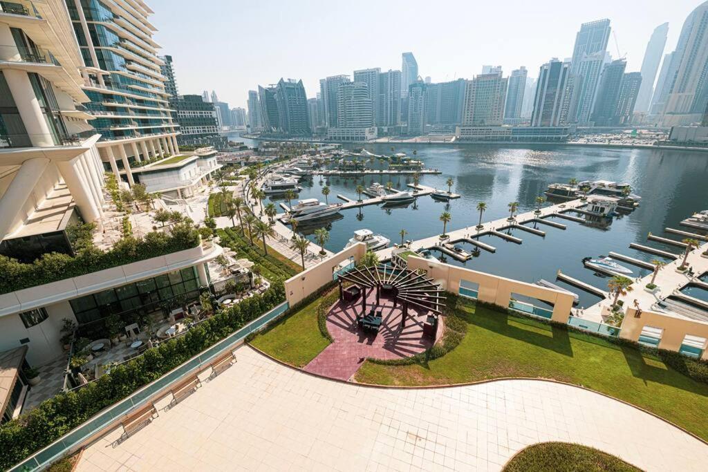 Easemytrip - Prime Business Bay With Canal And Marina Views Apartment *