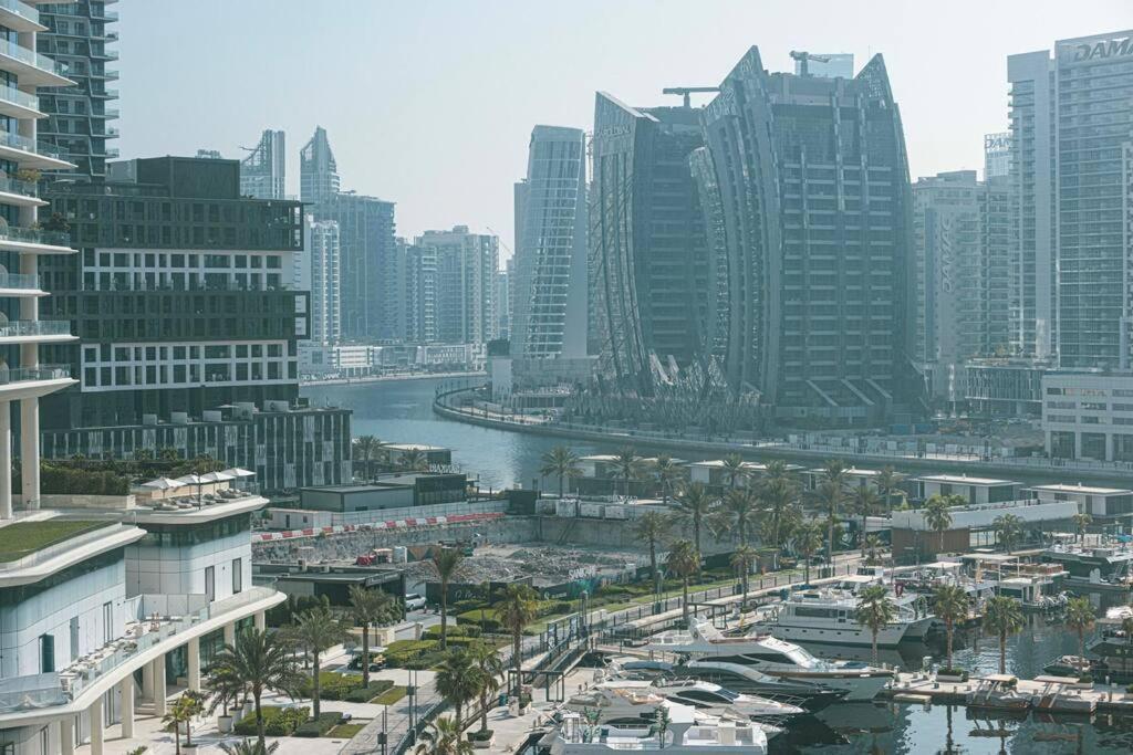Apartment Easemytrip - Prime Business Bay With Canal And Marina Views *