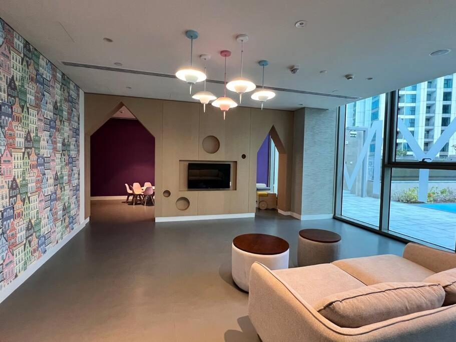 Apartment Elegant High Floor One Bedroom Next To Mall Dubai