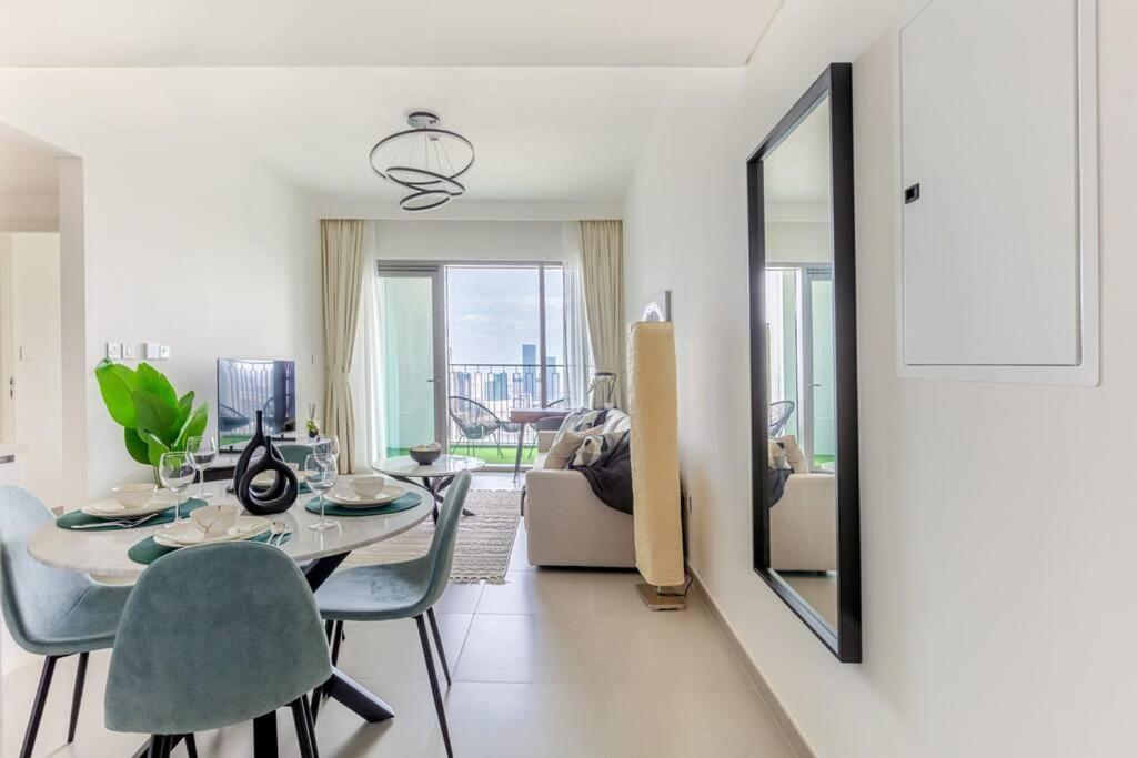 Apartment Elegant High Floor One Bedroom Next To Mall Dubai