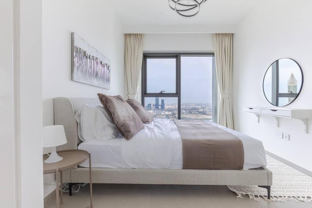 Elegant High Floor One Bedroom Next To Mall * Dubai