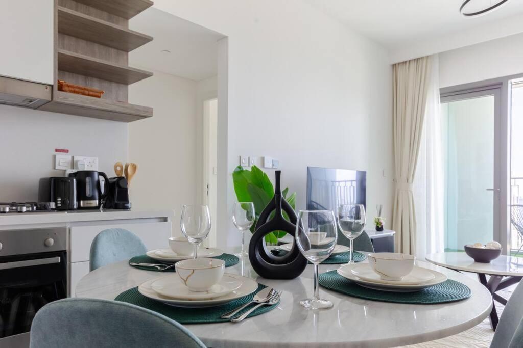 Elegant High Floor One Bedroom Next To Mall Apartment Dubai