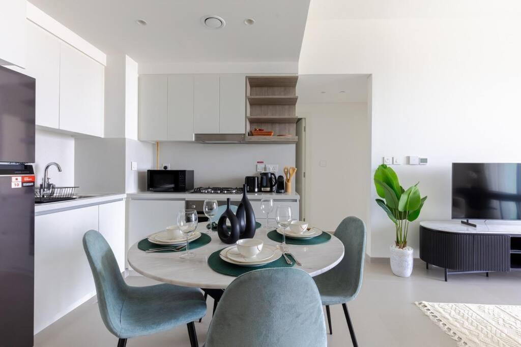 Elegant High Floor One Bedroom Next To Mall Dubai