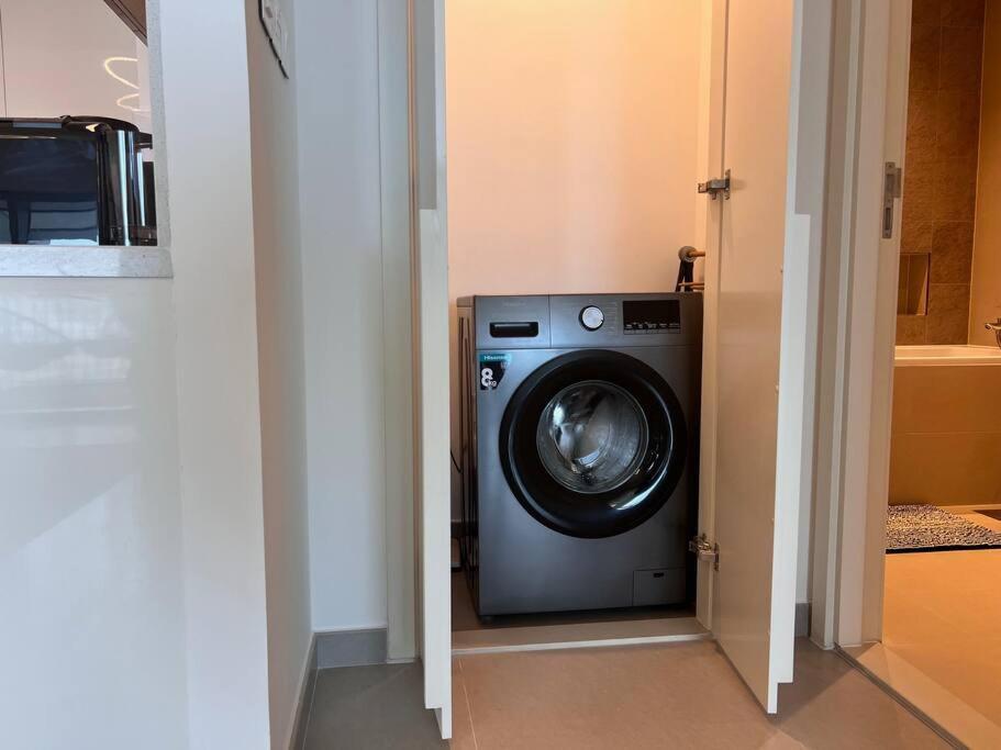 Elegant High Floor One Bedroom Next To Mall Apartment Dubai