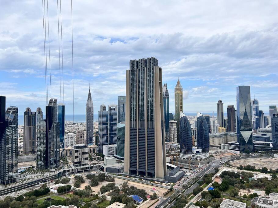 Apartment Elegant High Floor One Bedroom Next To Mall Dubai