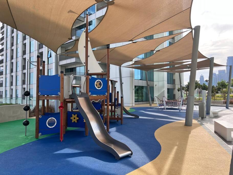 Elegant High Floor One Bedroom Next To Mall Dubai