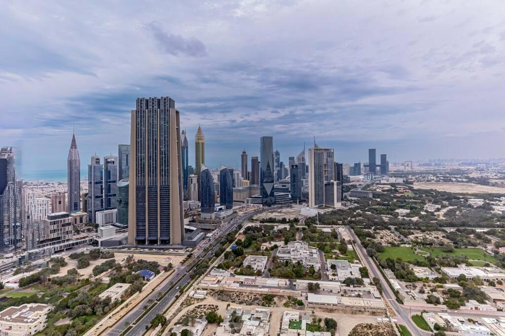 Elegant High Floor One Bedroom Next To Mall Dubai