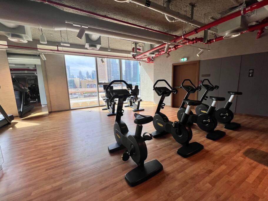 Apartment Elegant High Floor One Bedroom Next To Mall
