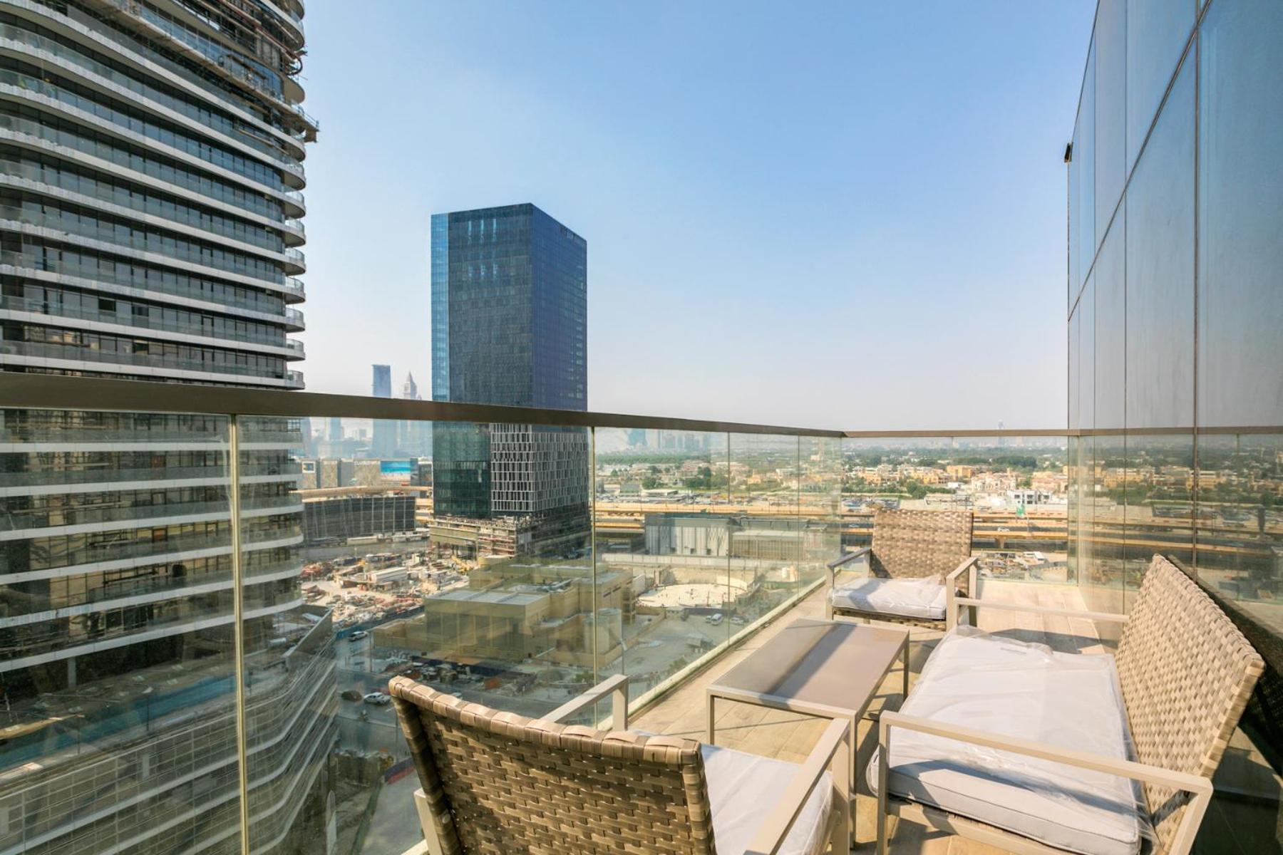 Apartment 2 Bedroom With Maid's Next To Mall Mada Residences