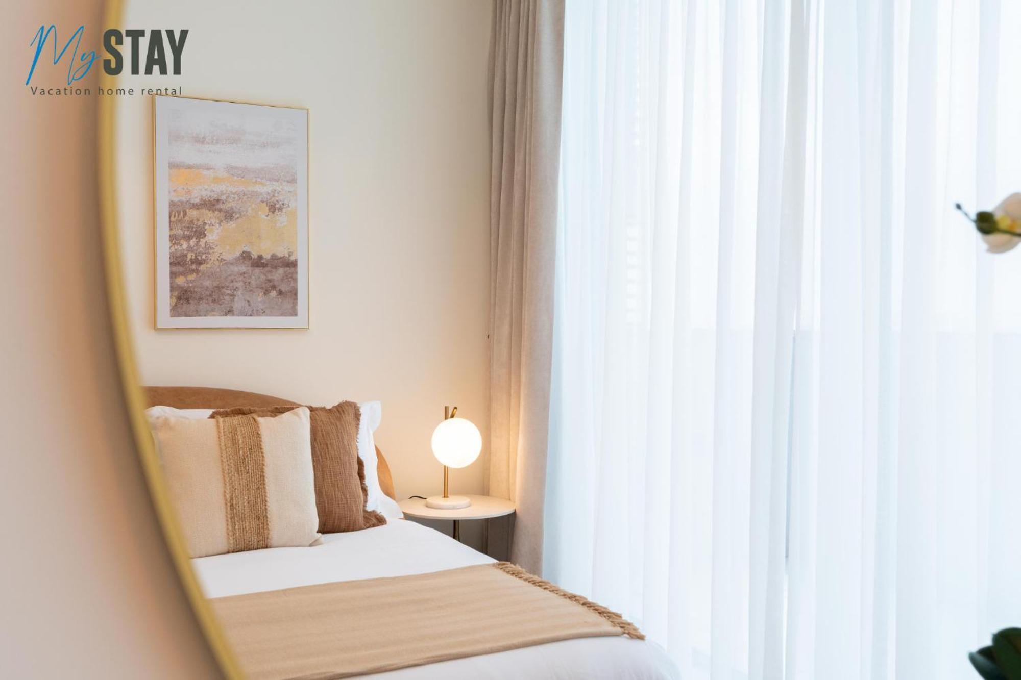 Apartment Stylish 2br With Assistant Dubai