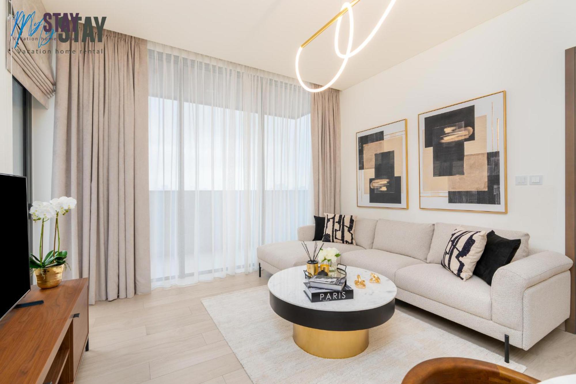 Stylish 2br With Assistant * Dubai