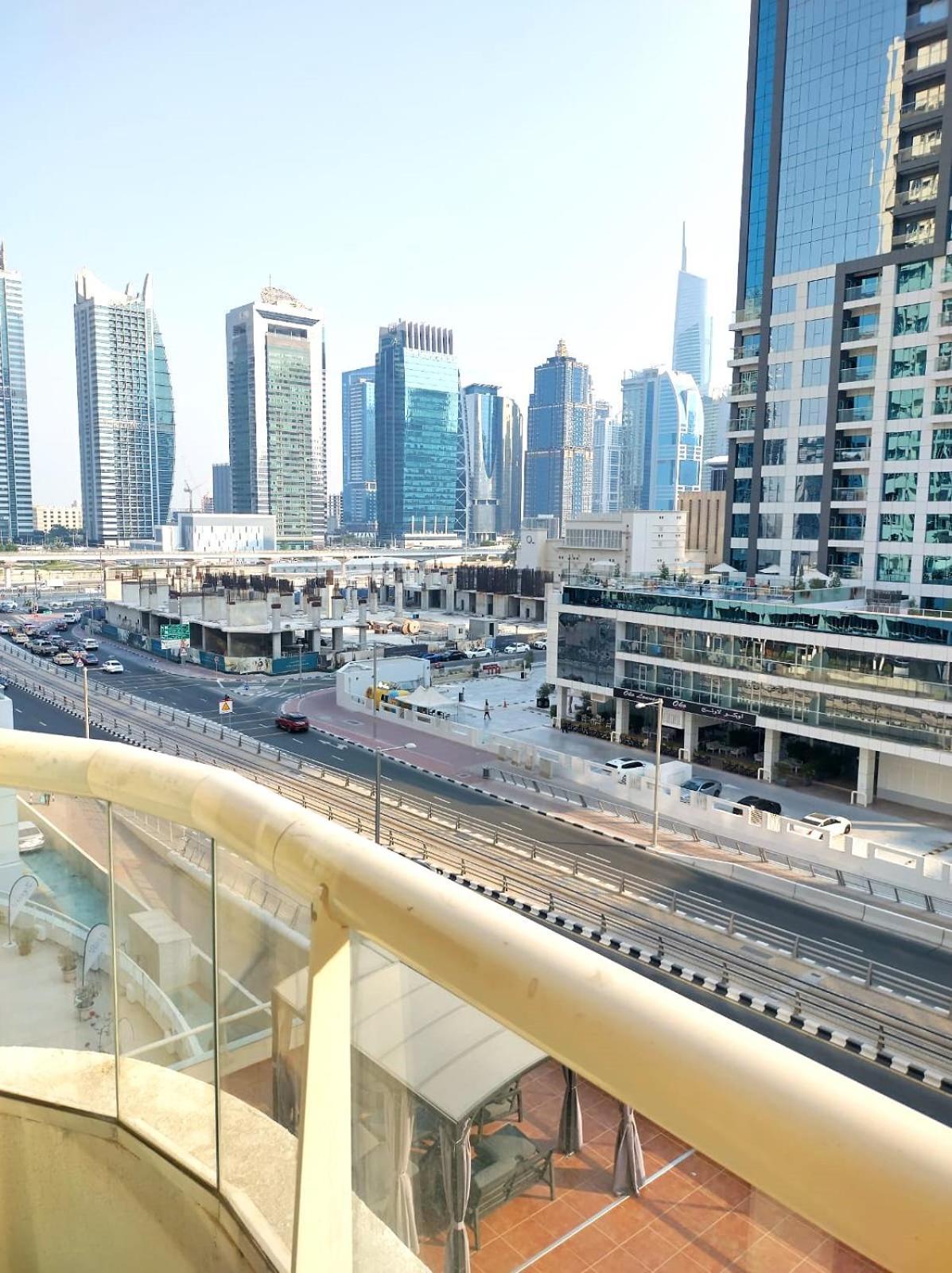 Upgraded 2 Bedroom At Marina * Dubai