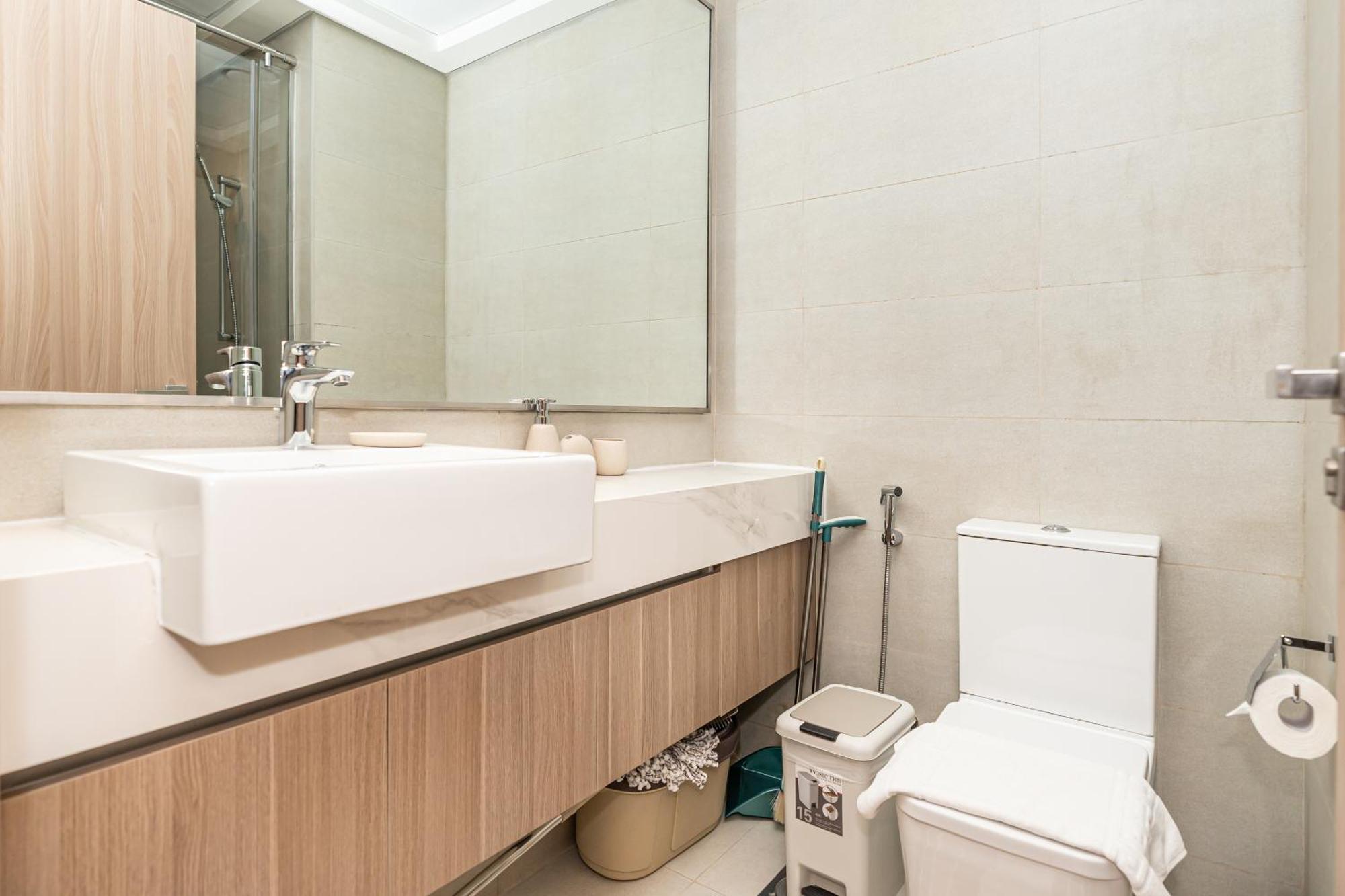 Easemytrip - Azizi Riviera 17 Tower Apartment